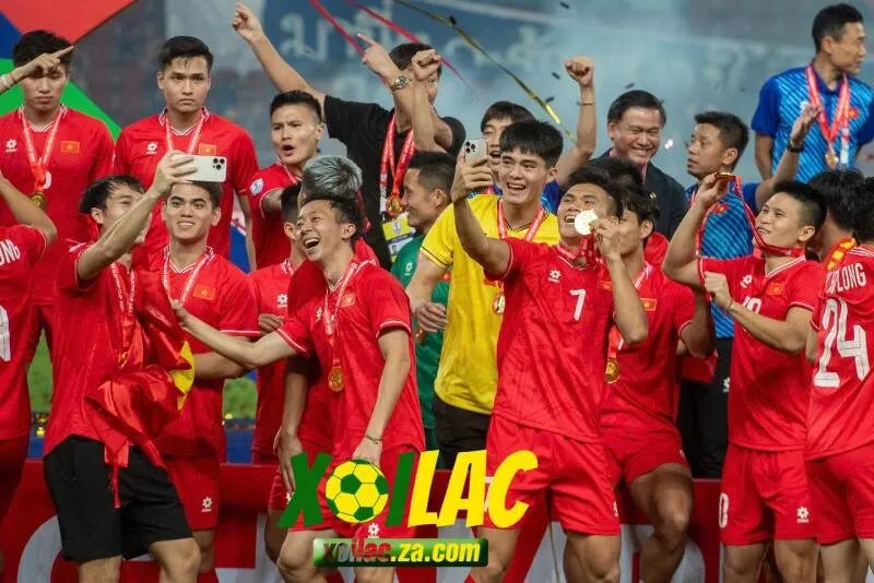 Dưới sự lãnh đạo của VFF