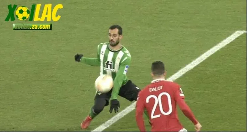 Nếu bàn thắng được ghi bằng tay